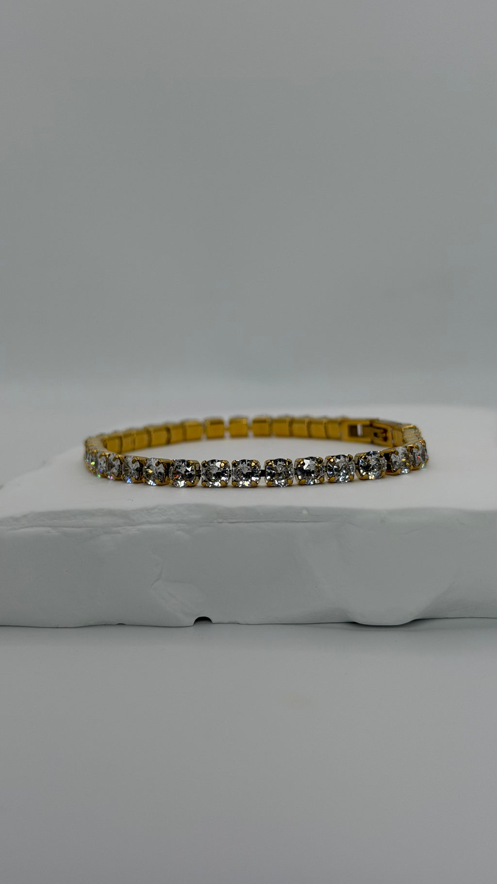 Deluxe Gold Tennis Bracelet