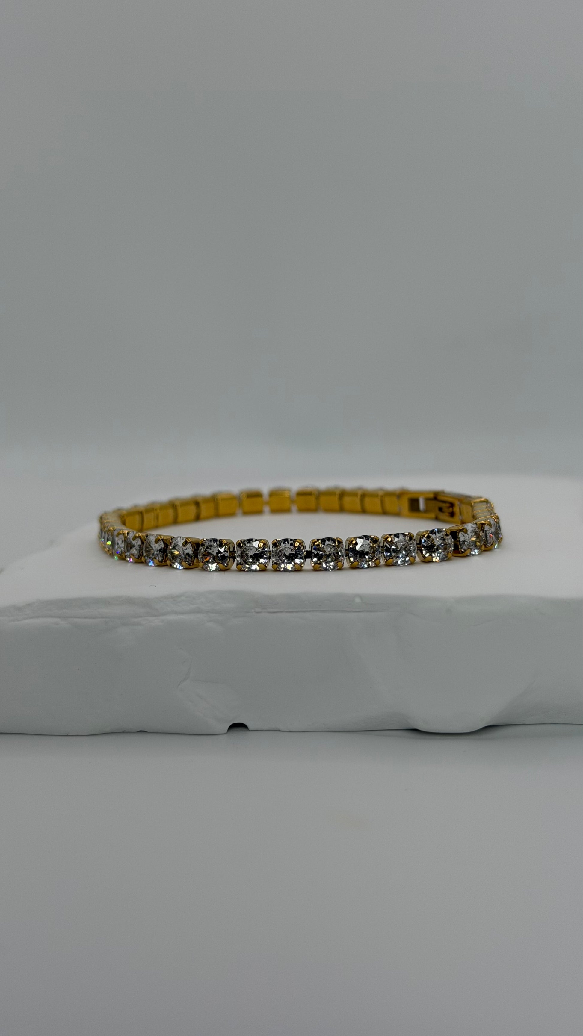Deluxe Gold Tennis Bracelet